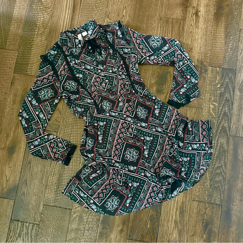 H&M chiffon ruffled paisley dress